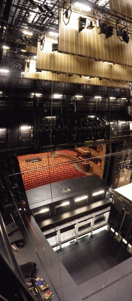 Oper_Oslo_Blick_Seitenbuehne_zu_Zuschauer1